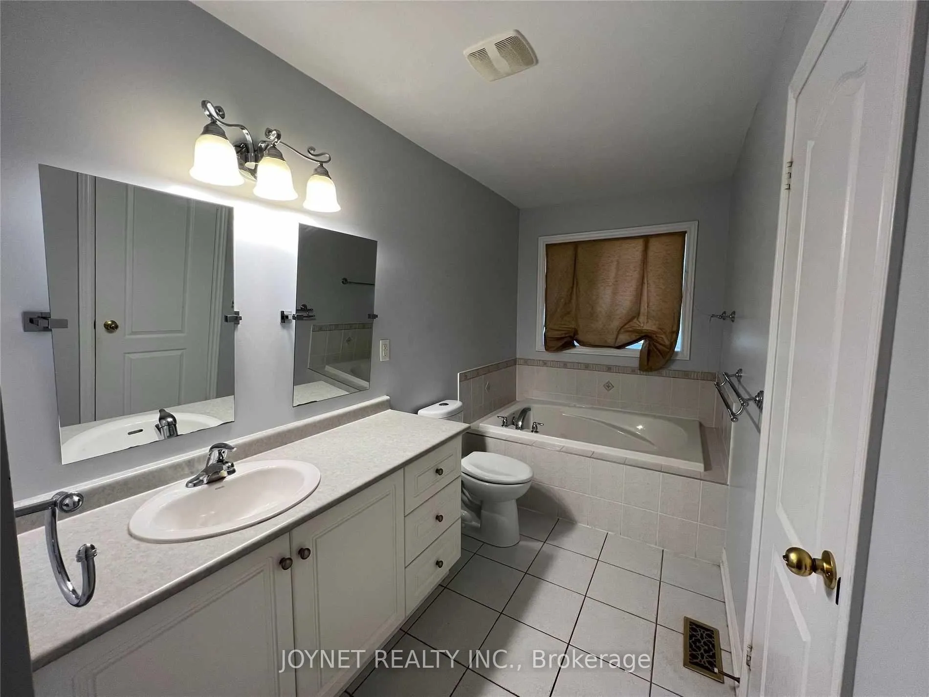 Photo 11 of 269 Lauderdale Drive, Vaughan, Patterson — HOMEH