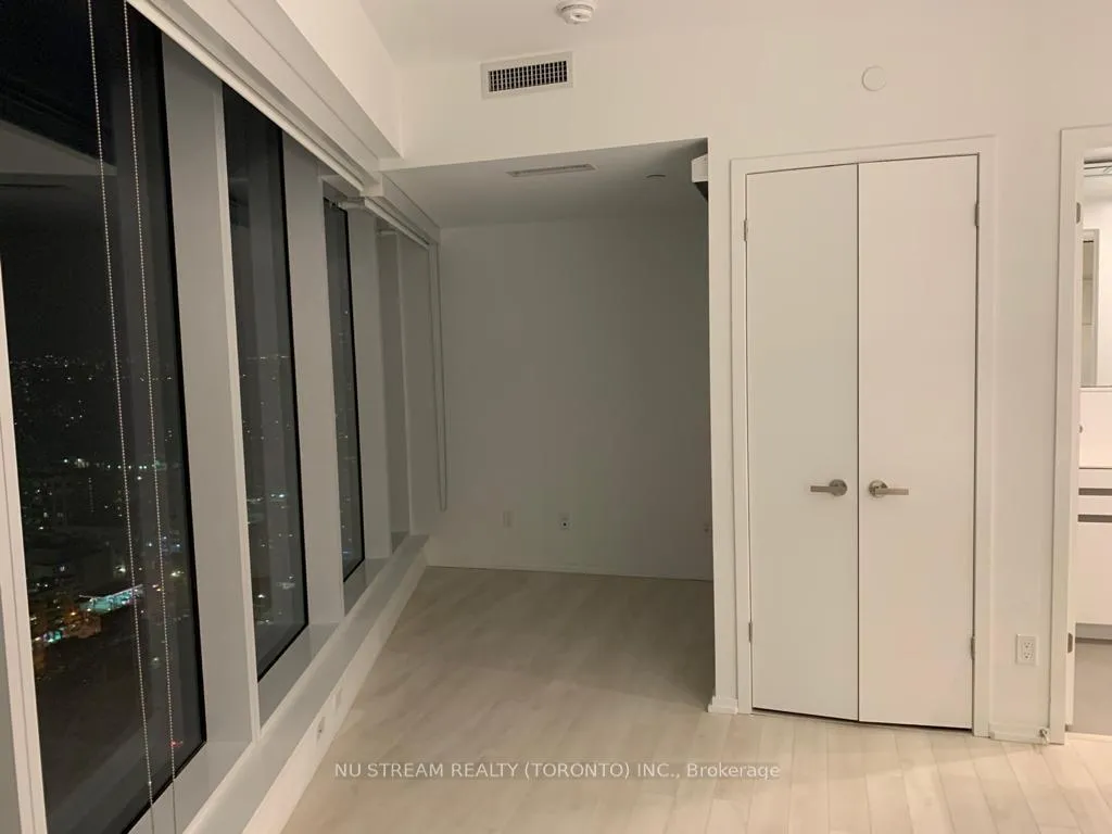 Photo 5 of Unit 3213, 197 Yonge Street, Toronto, Church-Yonge Corridor — HOMEH