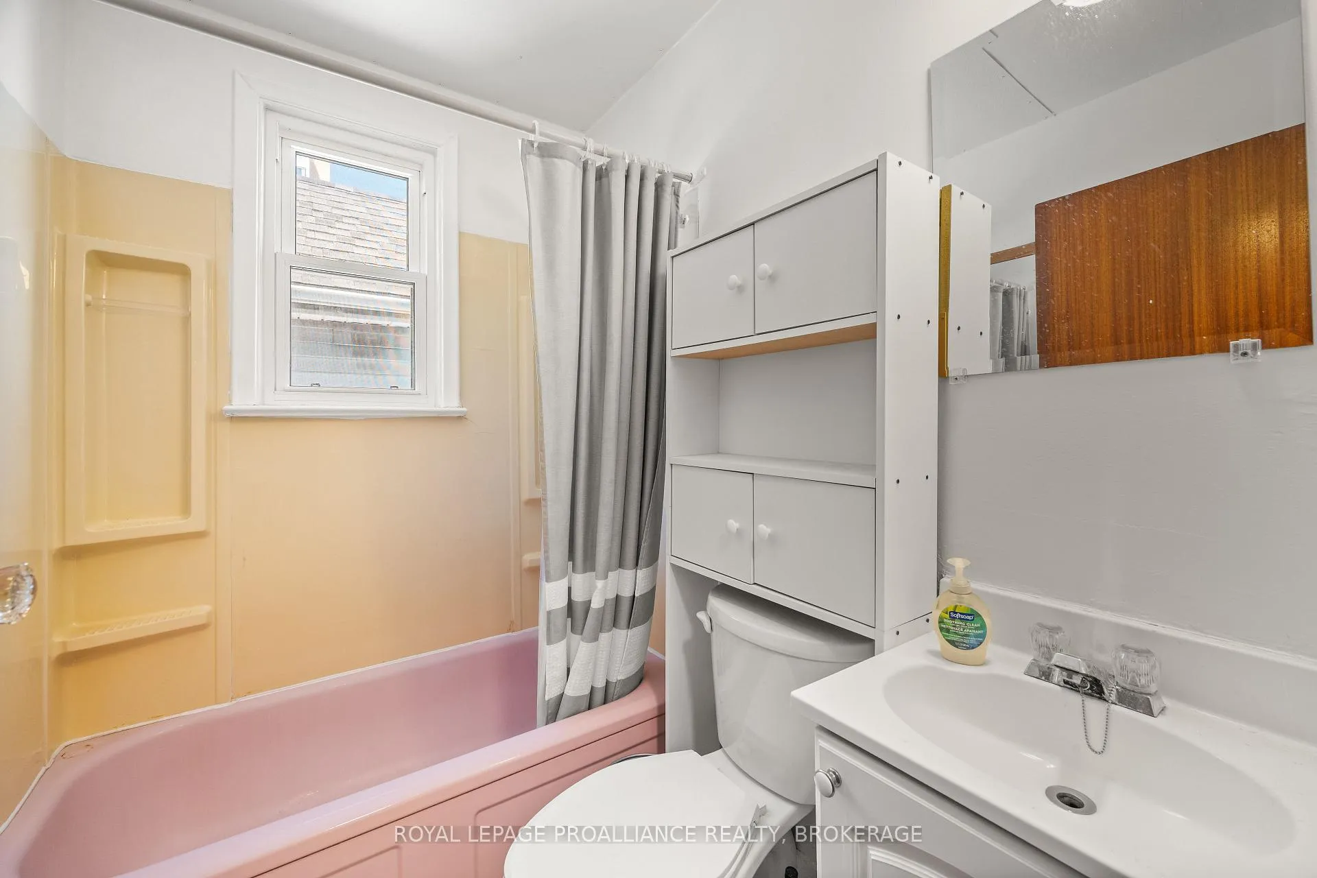 Photo 35 of 176 Nelson Street, Kingston, Central City East — HOMEH