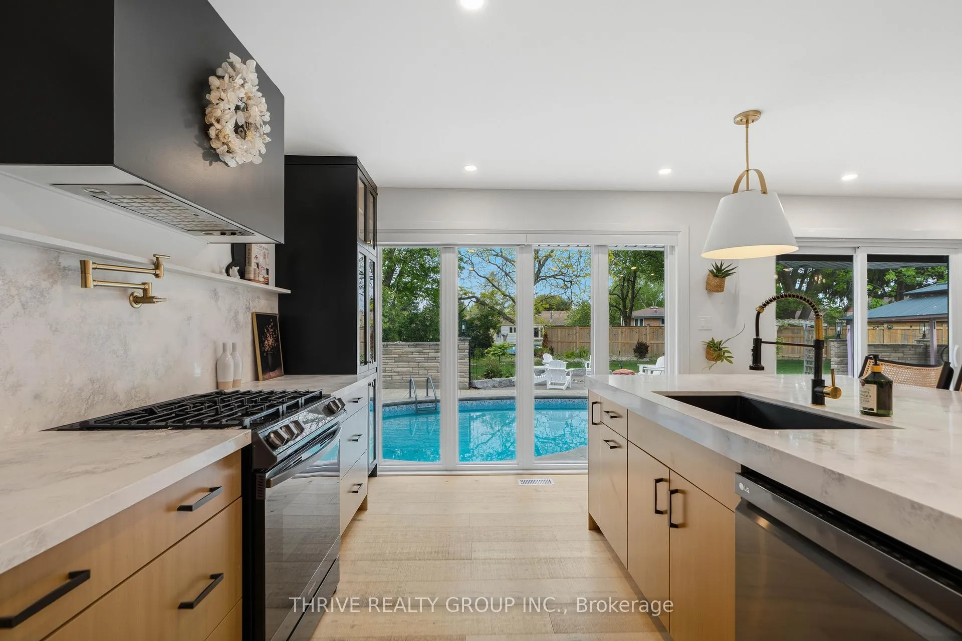 Photo 7 of 137 Sherwood Place, Thames Centre, Dorchester — HOMEH