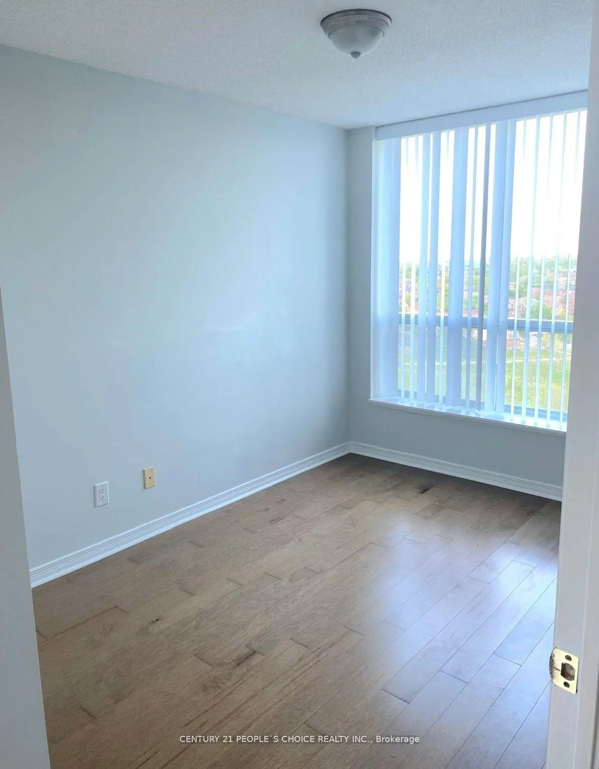 Front of Unit 805, 4889 Kimbermount Avenue