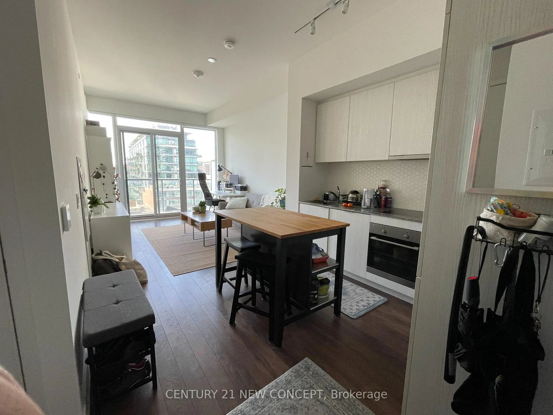 Photo 4 of Unit 1009, 158 Front Street E, Toronto, Moss Park — HOMEH
