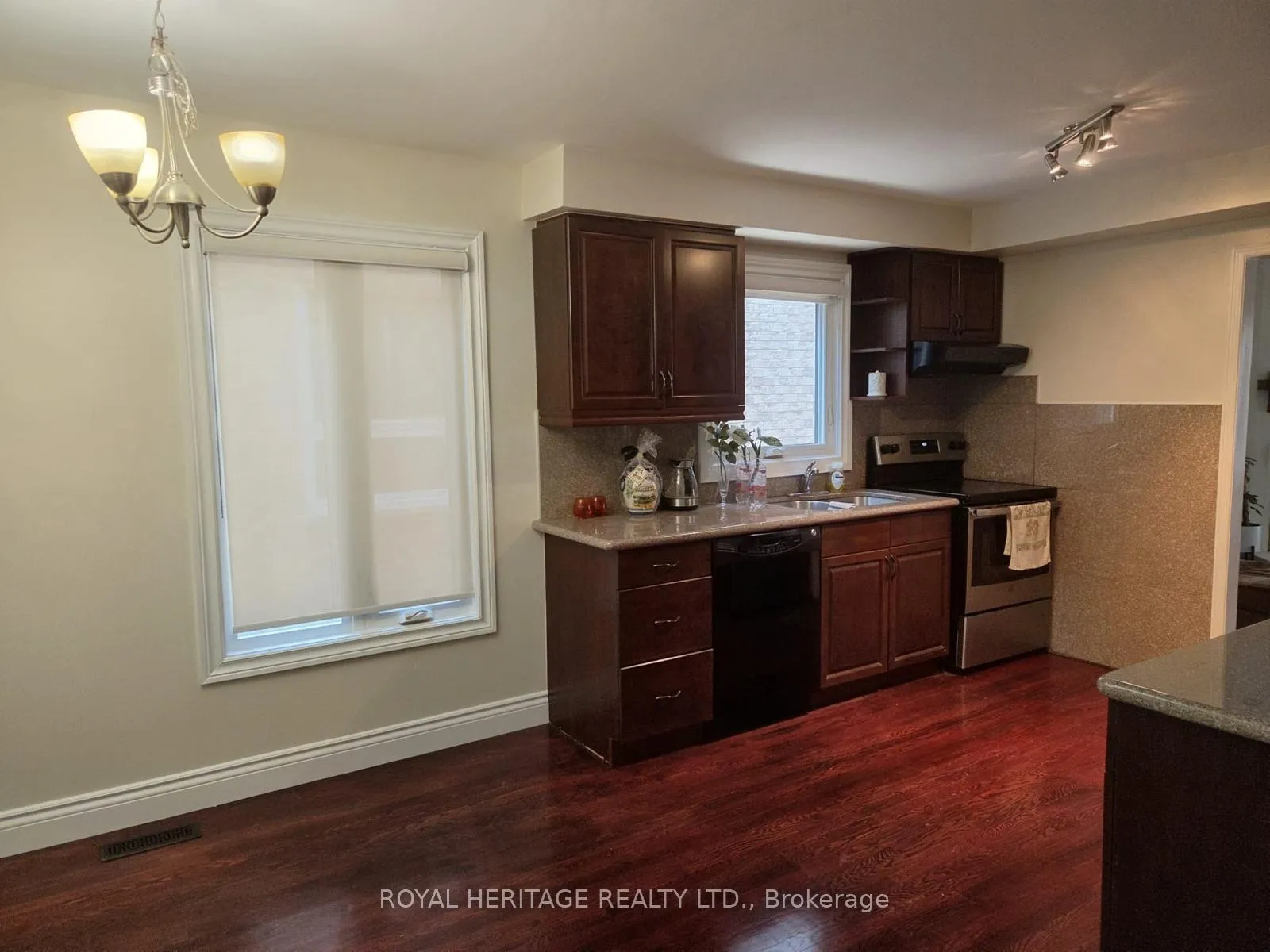 Photo 5 of 59 Hewitt Crescent, Ajax, South East — HOMEH