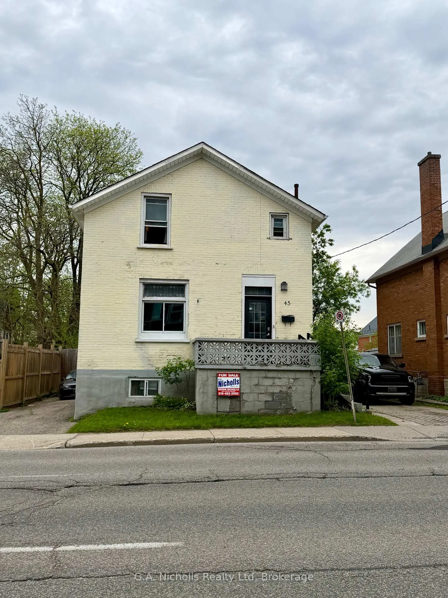Photo 1 of 45 Bridgeport Road E, Waterloo, Beechwood/University — HOMEH