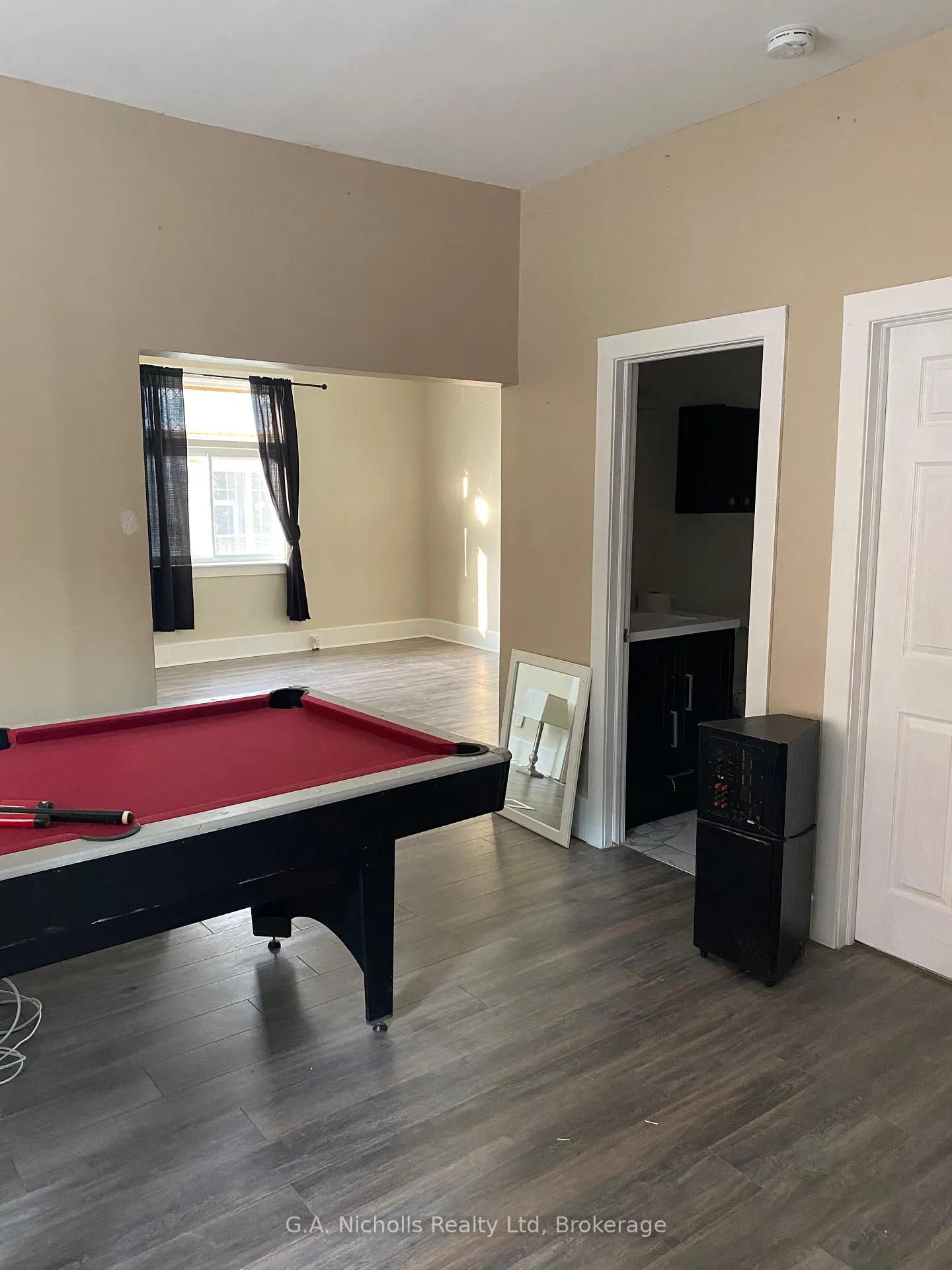 Photo 3 of 45 Bridgeport Road E, Waterloo, Beechwood/University — HOMEH