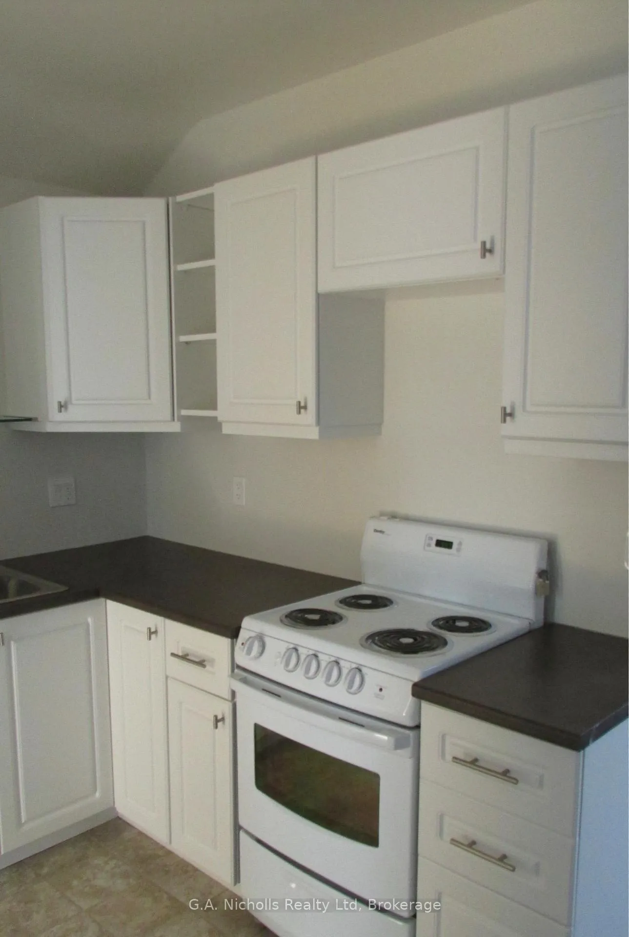 Photo 9 of 45 Bridgeport Road E, Waterloo, Beechwood/University — HOMEH