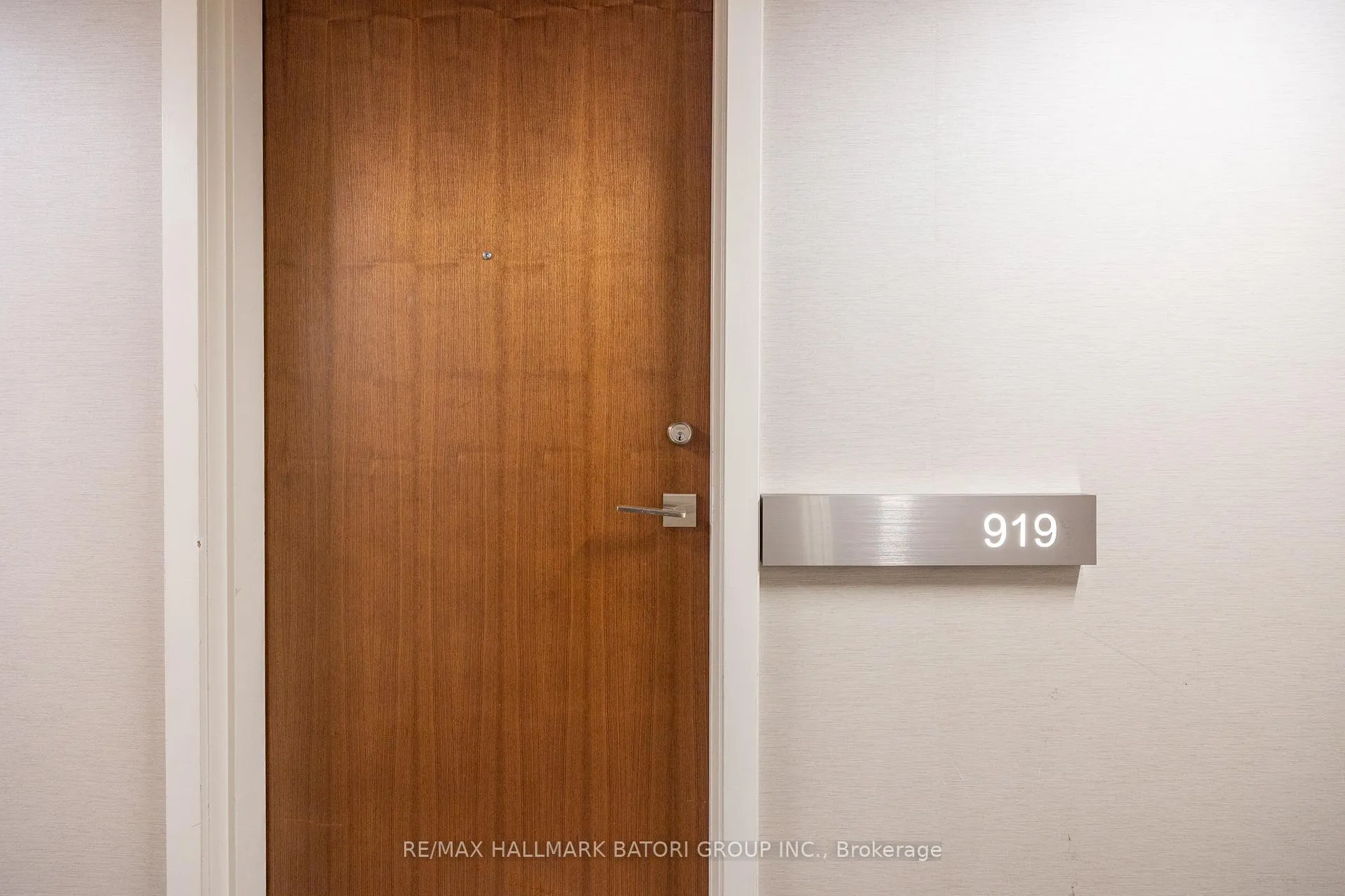 Photo 19 of Unit 919, 111 St Clair Avenue W, Toronto, Yonge-St. Clair — HOMEH