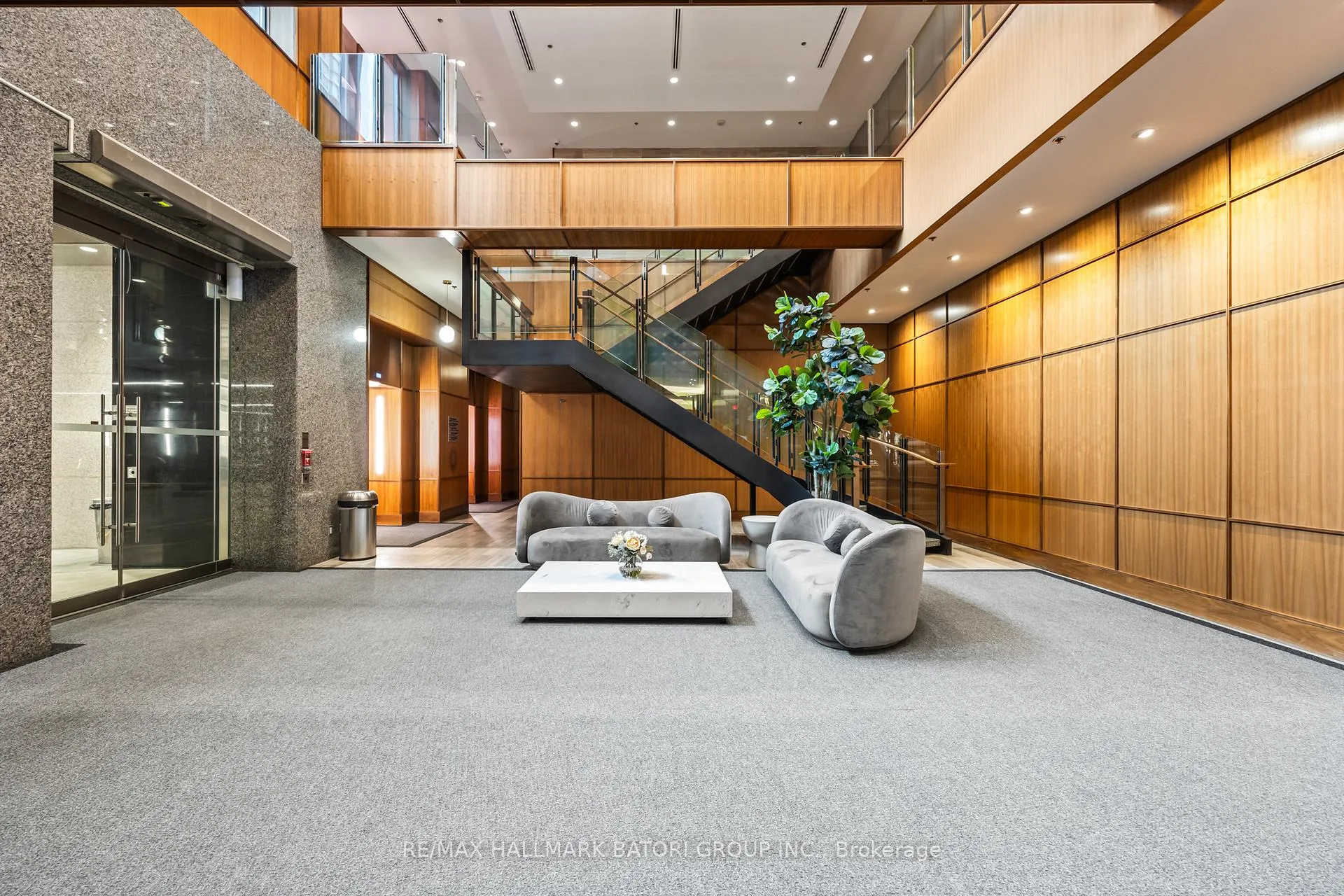 Photo 22 of Unit 919, 111 St Clair Avenue W, Toronto, Yonge-St. Clair — HOMEH