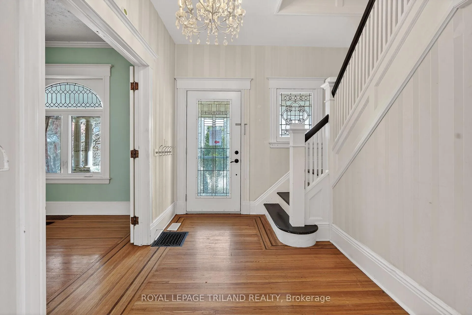 Photo 4 of 40 Metcalfe Street, St. Thomas — HOMEH
