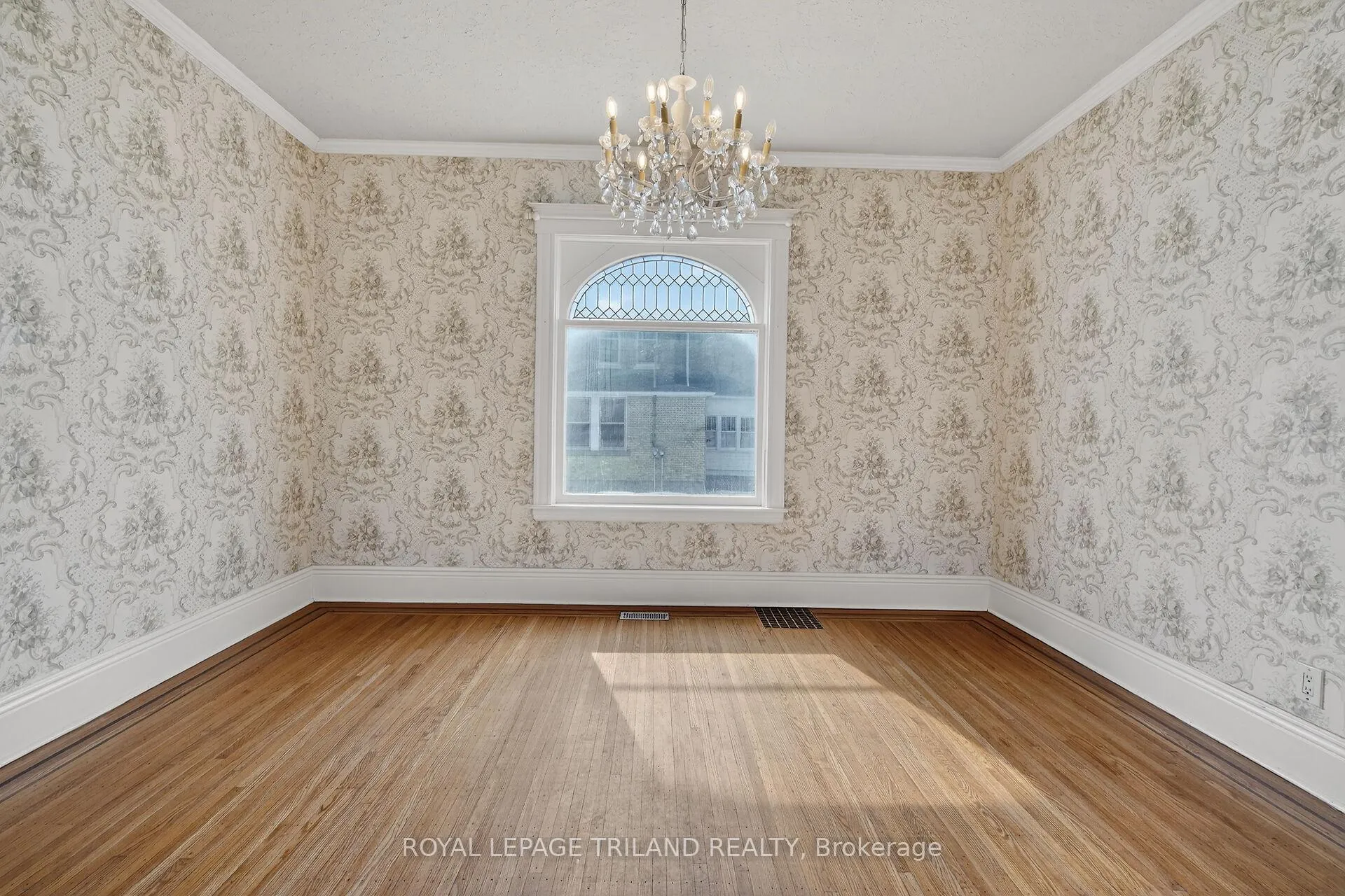 Photo 8 of 40 Metcalfe Street, St. Thomas — HOMEH