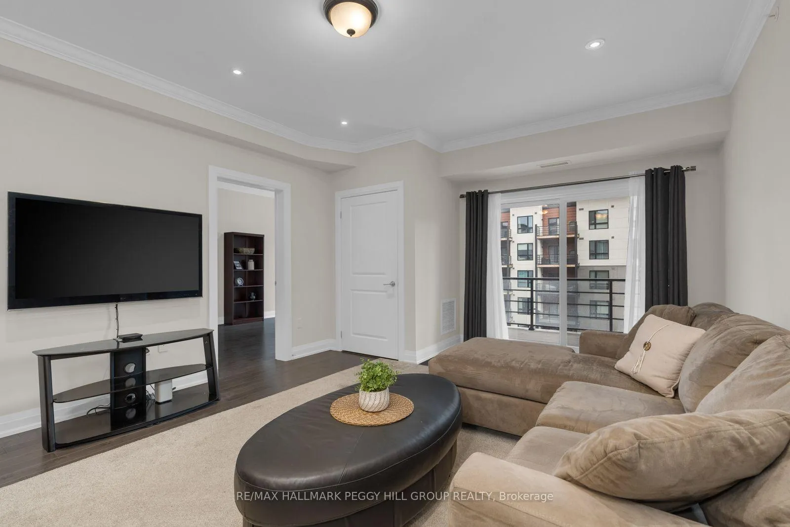 Photo 3 of Unit 407, 306 Essa Road, Barrie, 400 West — HOMEH