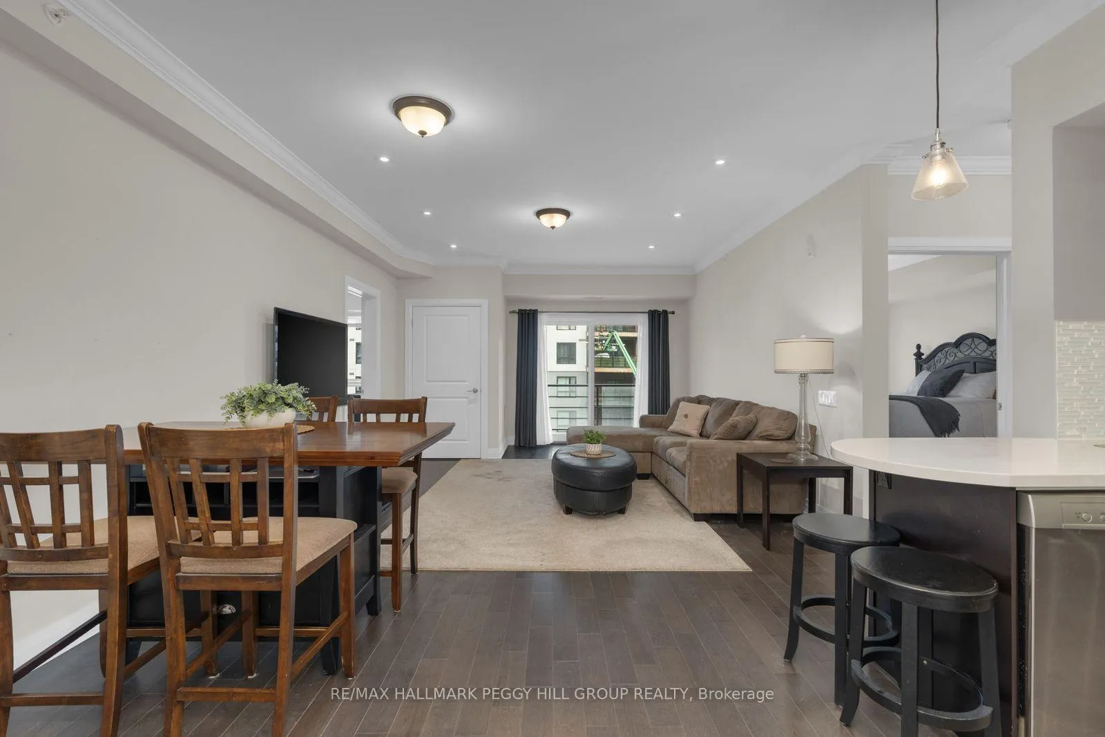 Photo 5 of Unit 407, 306 Essa Road, Barrie, 400 West — HOMEH