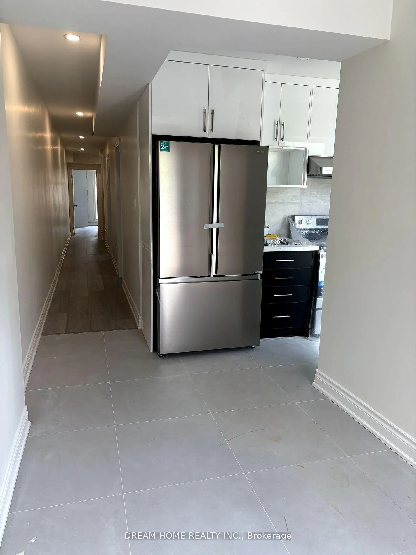 Photo 2 of Unit 102, 643 Bathurst Street, Toronto, Kensington-Chinatown — HOMEH