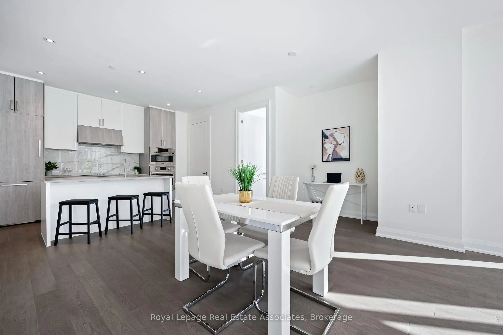 Photo 9 of Unit 209, 42 Mill Street, Halton Hills, Georgetown — HOMEH