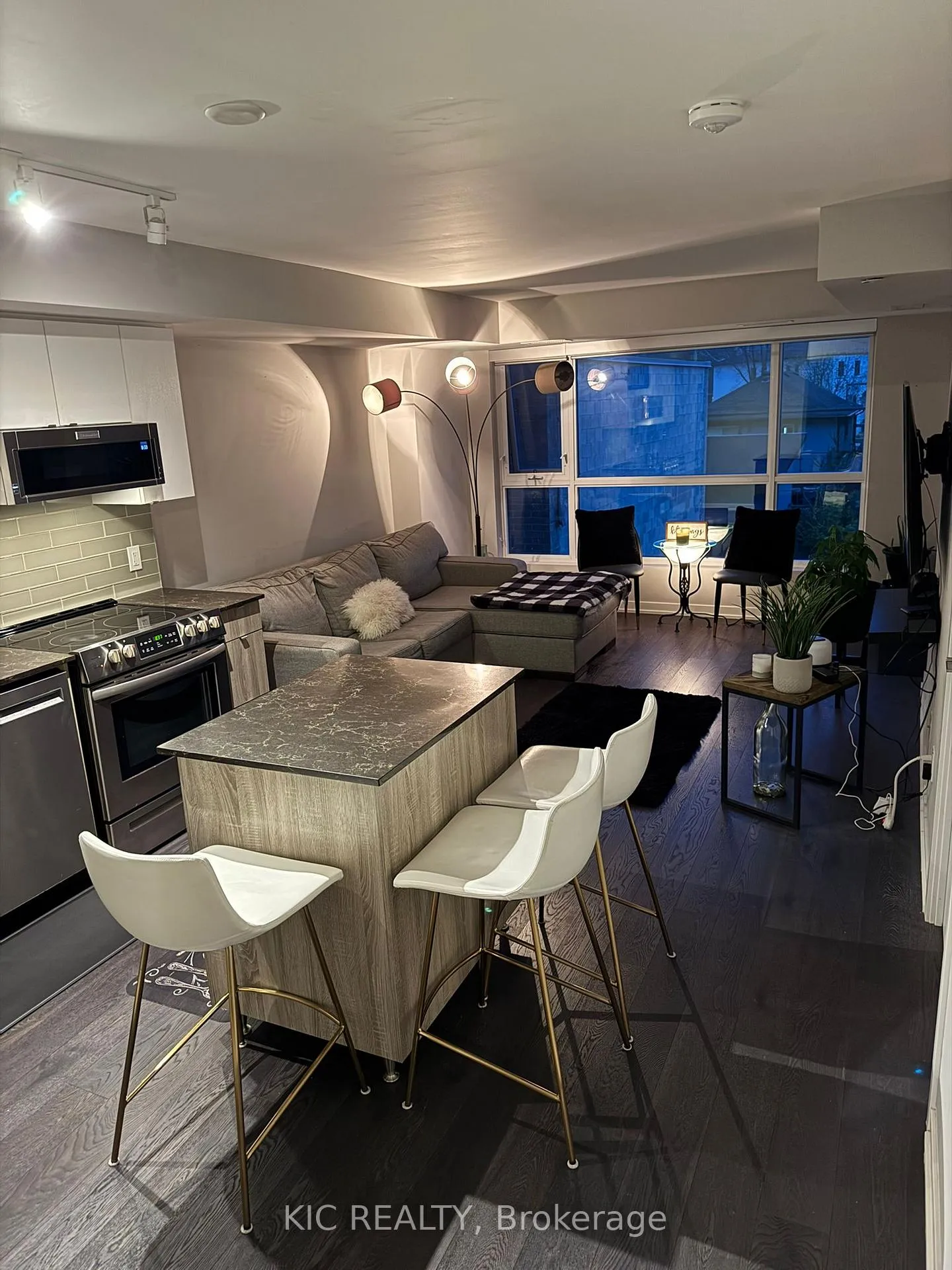 Photo 7 of Unit 221, 1401 O'Connor Drive, Toronto, O'Connor-Parkview — HOMEH