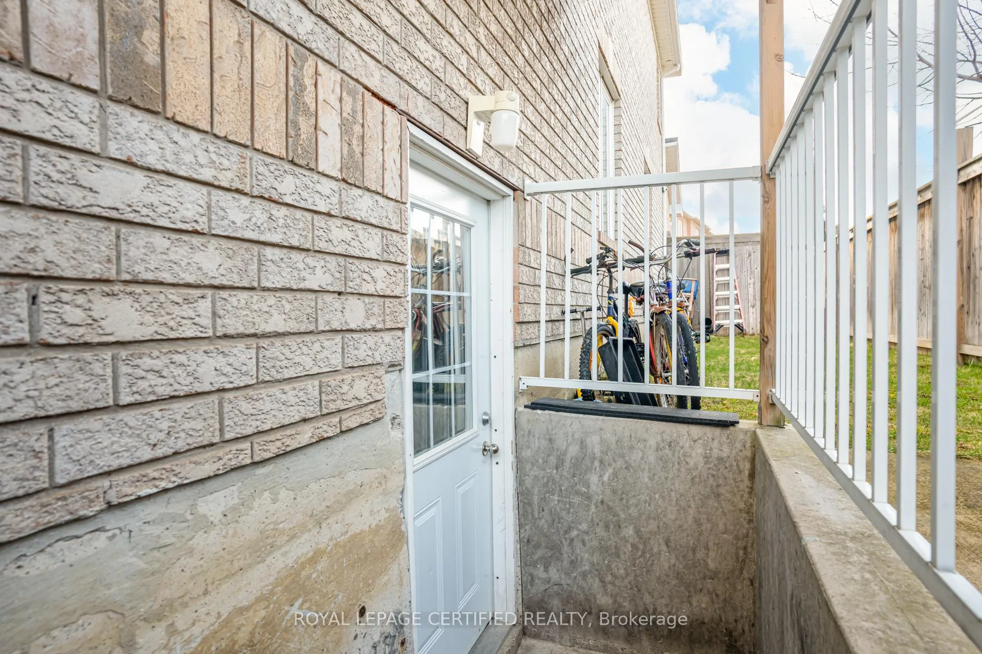 Photo 45 of 2 Studebaker Trail, Brampton, Fletcher's Meadow — HOMEH