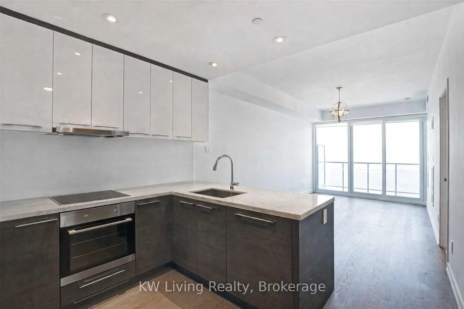 Photo 4 of Unit 4415, 488 University Avenue, Toronto, University — HOMEH