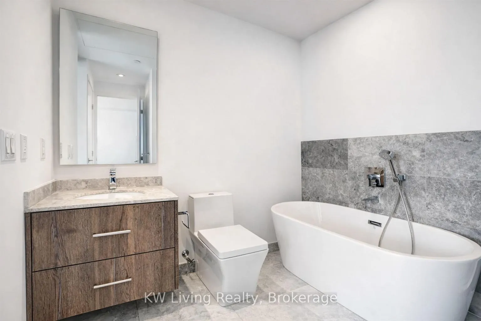 Photo 12 of Unit 4415, 488 University Avenue, Toronto, University — HOMEH