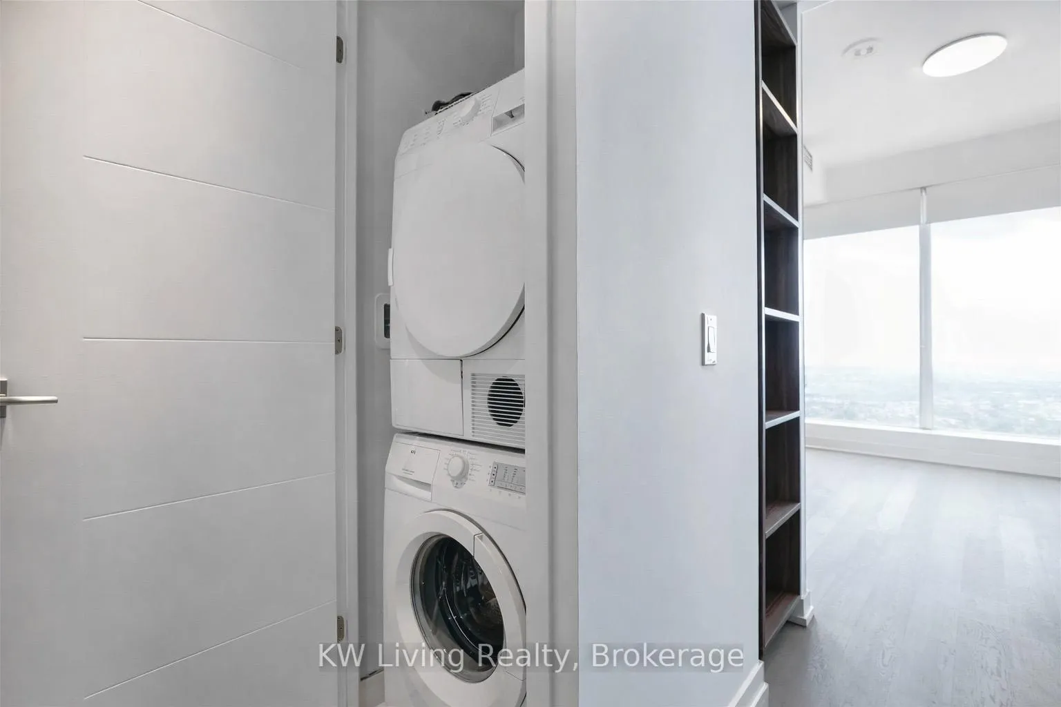 Photo 14 of Unit 4415, 488 University Avenue, Toronto, University — HOMEH