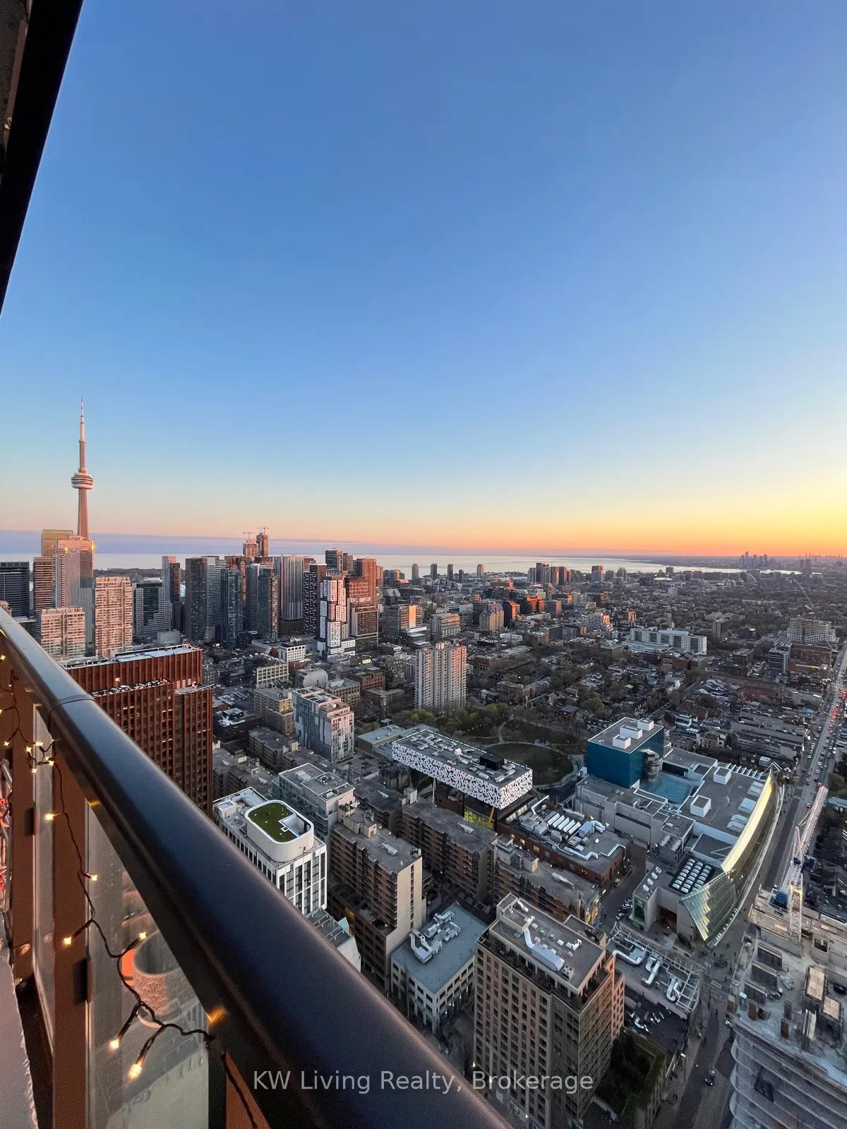 Photo 15 of Unit 4415, 488 University Avenue, Toronto, University — HOMEH
