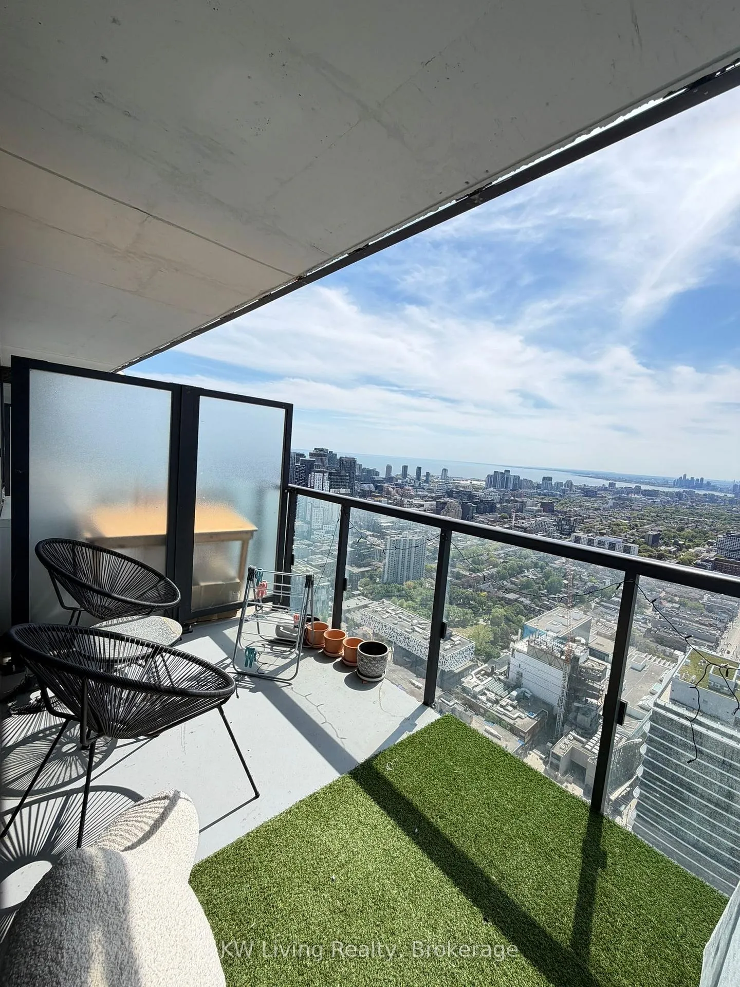 Photo 17 of Unit 4415, 488 University Avenue, Toronto, University — HOMEH