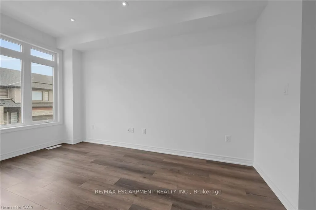 Photo 6 of Unit 35, 120 Court Drive, Brant, Paris — HOMEH