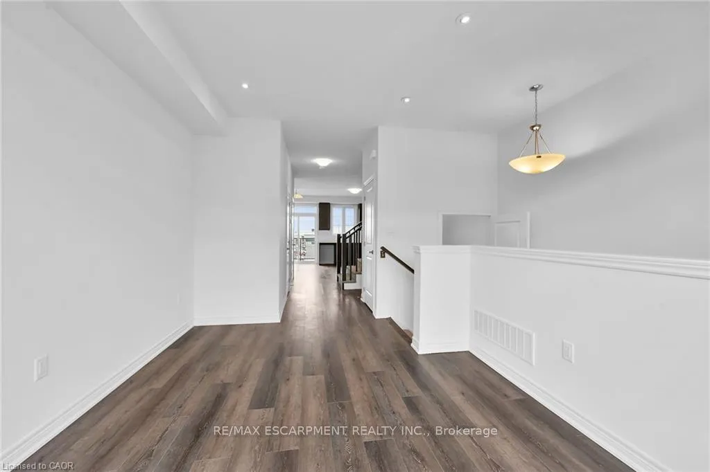 Photo 7 of Unit 35, 120 Court Drive, Brant, Paris — HOMEH