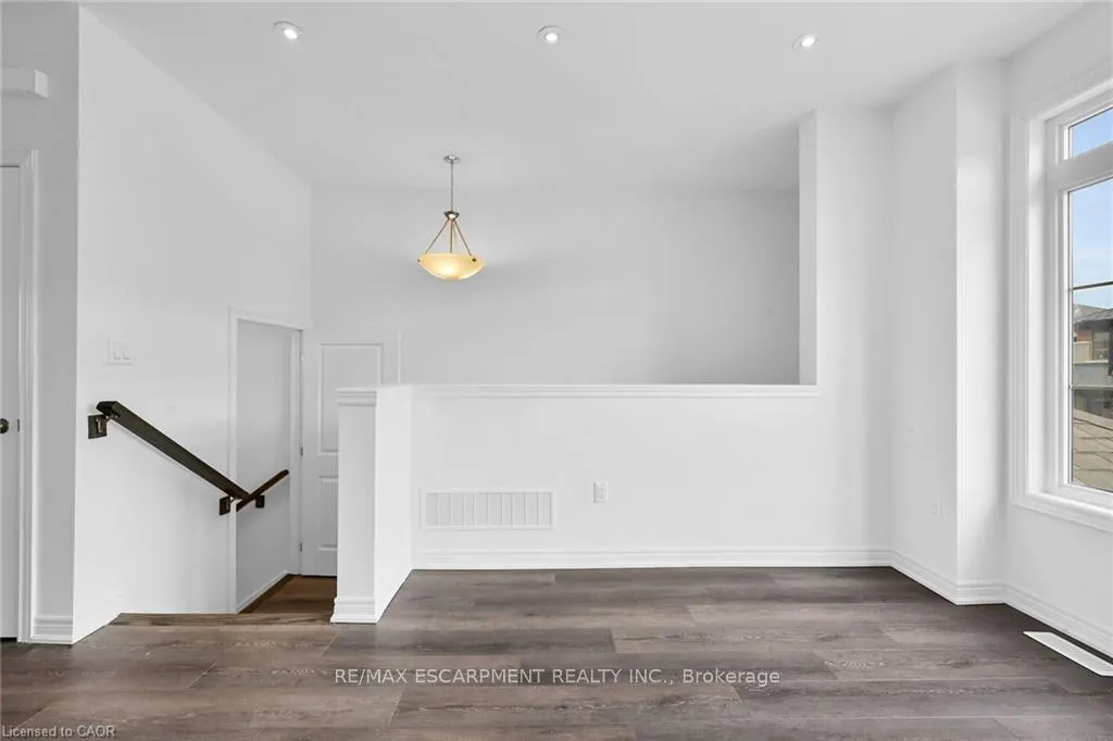 Photo 8 of Unit 35, 120 Court Drive, Brant, Paris — HOMEH