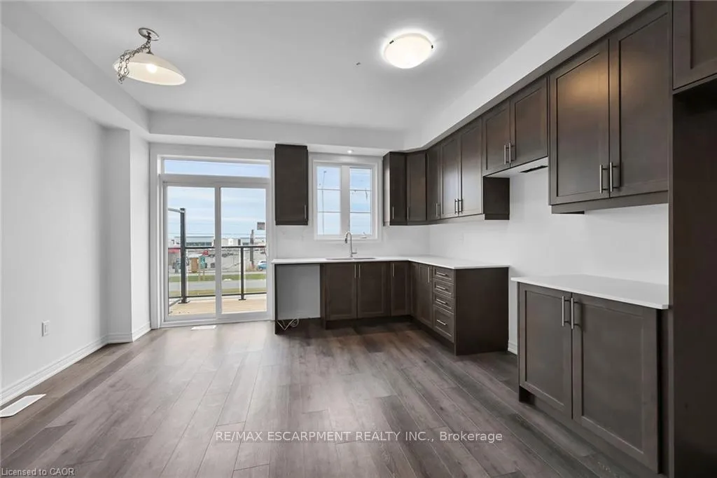 Photo 10 of Unit 35, 120 Court Drive, Brant, Paris — HOMEH