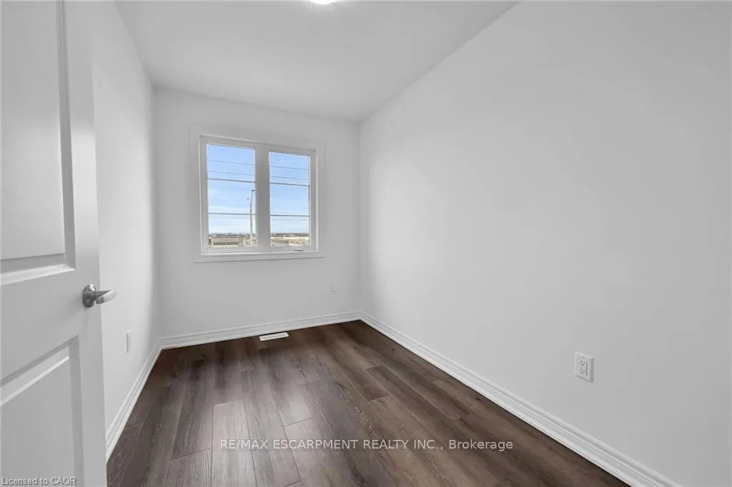 Photo 23 of Unit 35, 120 Court Drive, Brant, Paris — HOMEH
