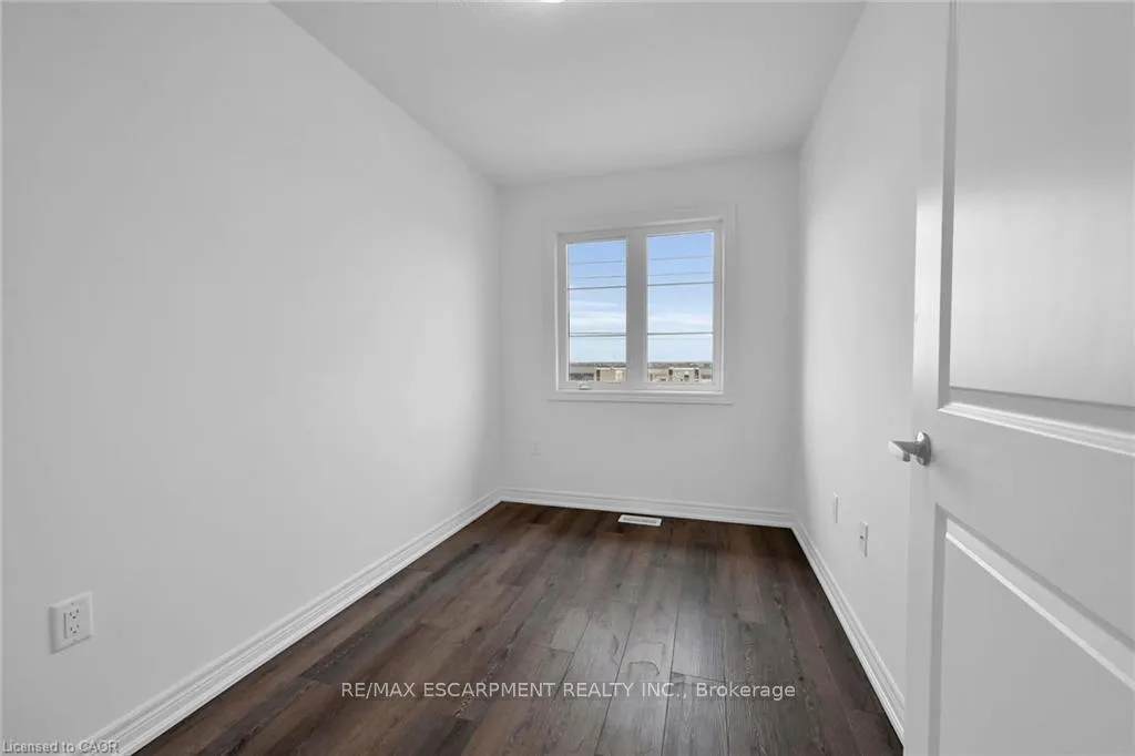 Photo 24 of Unit 35, 120 Court Drive, Brant, Paris — HOMEH