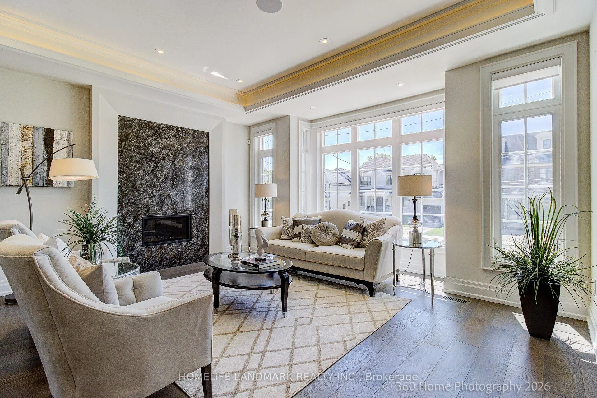 Photo 3 of 176 Caribou Road, Toronto, Bedford Park-Nortown — HOMEH