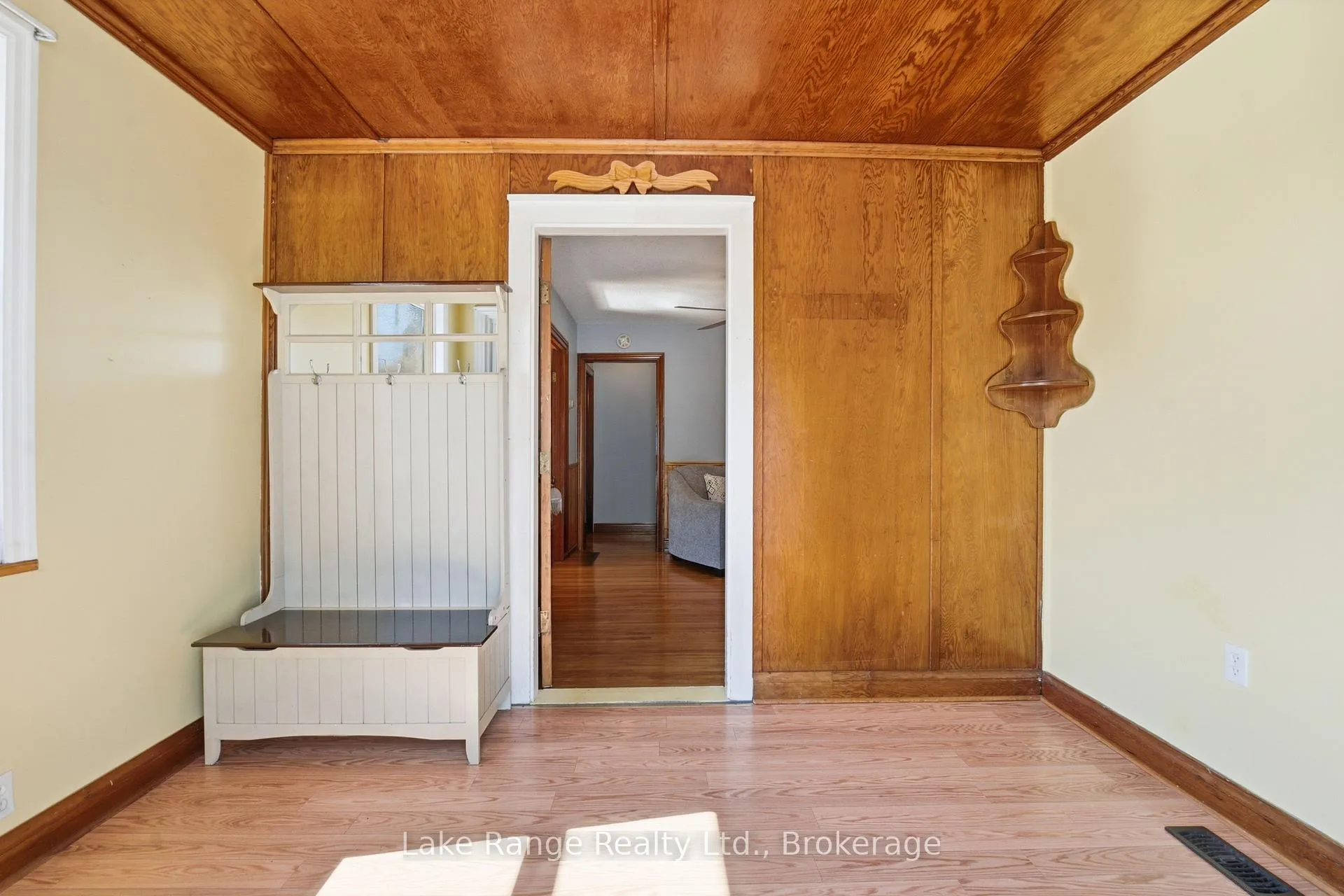 Photo 3 of 524 Gough Street, Huron-Kinloss, Lucknow — HOMEH