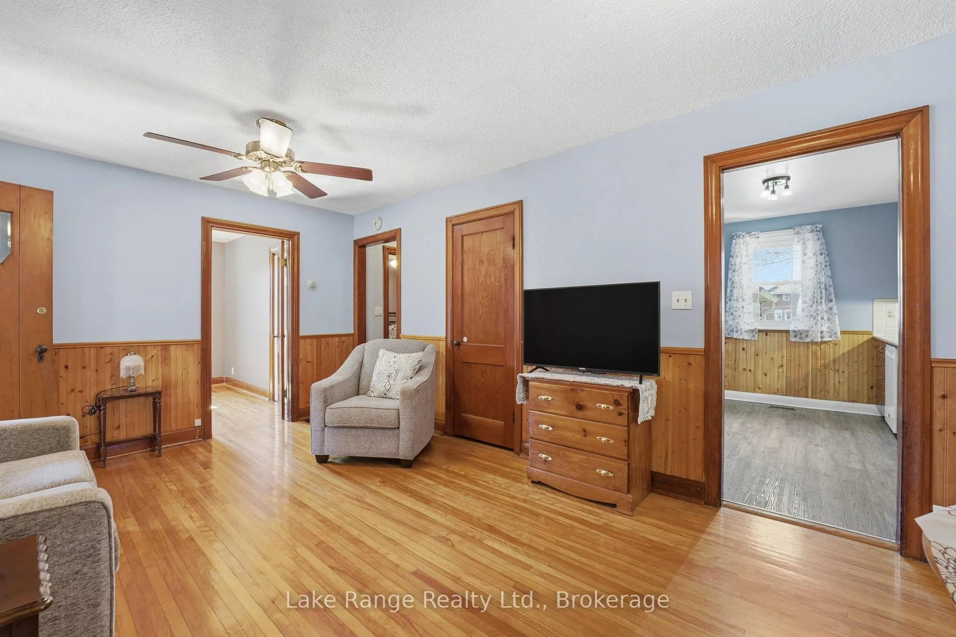 Photo 7 of 524 Gough Street, Huron-Kinloss, Lucknow — HOMEH