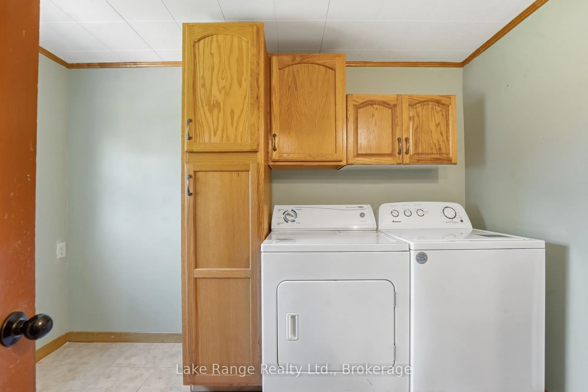 Photo 11 of 524 Gough Street, Huron-Kinloss, Lucknow — HOMEH