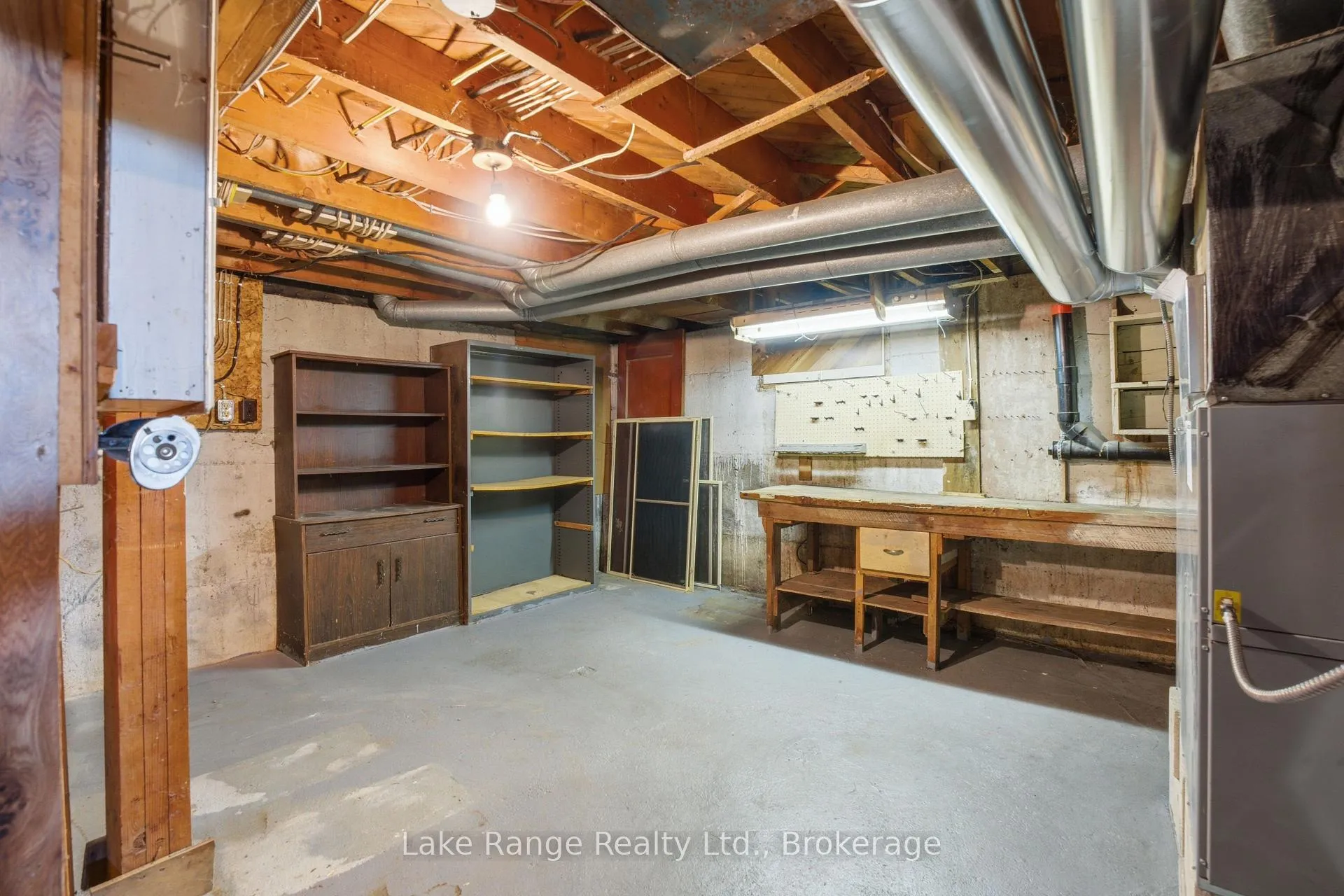 Photo 13 of 524 Gough Street, Huron-Kinloss, Lucknow — HOMEH