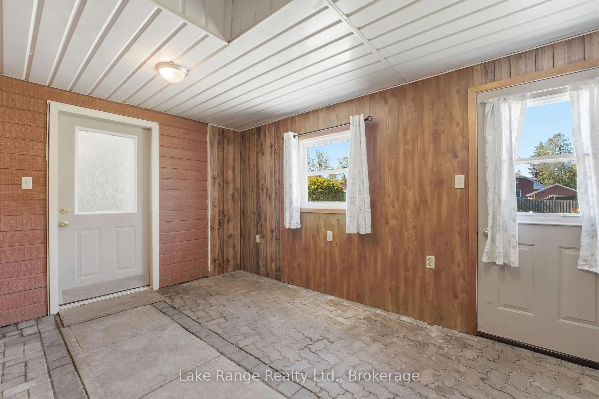 Photo 14 of 524 Gough Street, Huron-Kinloss, Lucknow — HOMEH