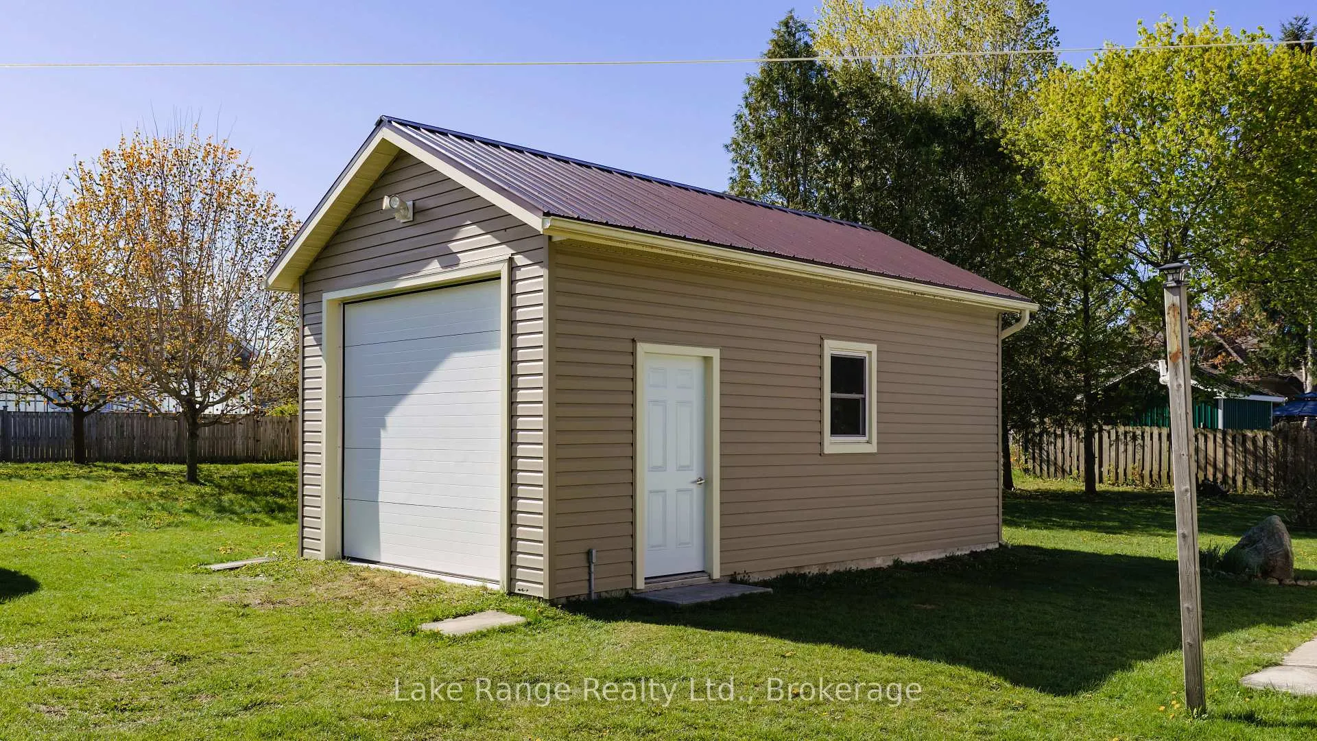 Photo 16 of 524 Gough Street, Huron-Kinloss, Lucknow — HOMEH