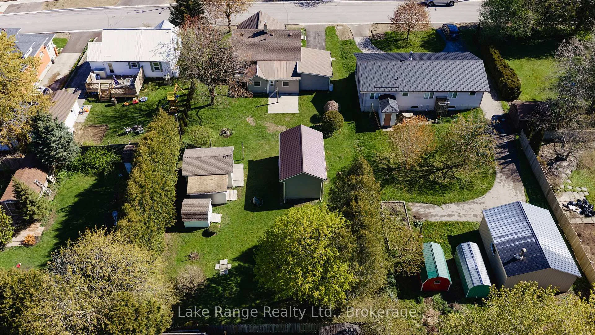 Photo 19 of 524 Gough Street, Huron-Kinloss, Lucknow — HOMEH