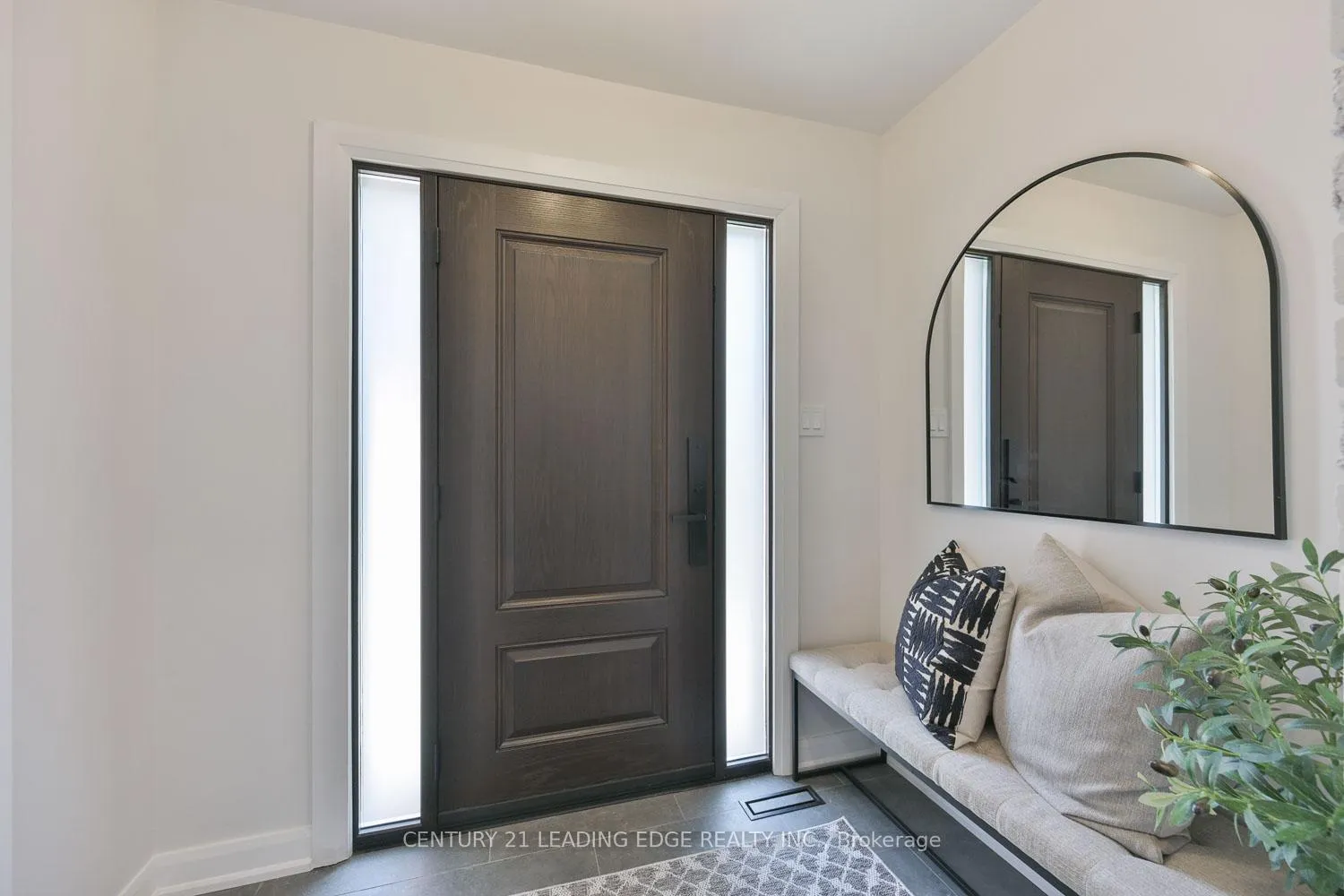 Photo 4 of 6 Dalecroft Circle, Markham, Unionville — HOMEH