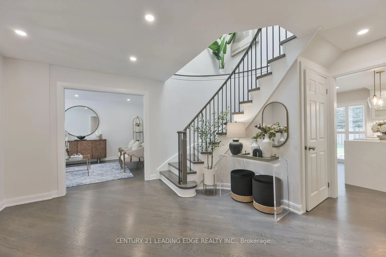 Photo 5 of 6 Dalecroft Circle, Markham, Unionville — HOMEH