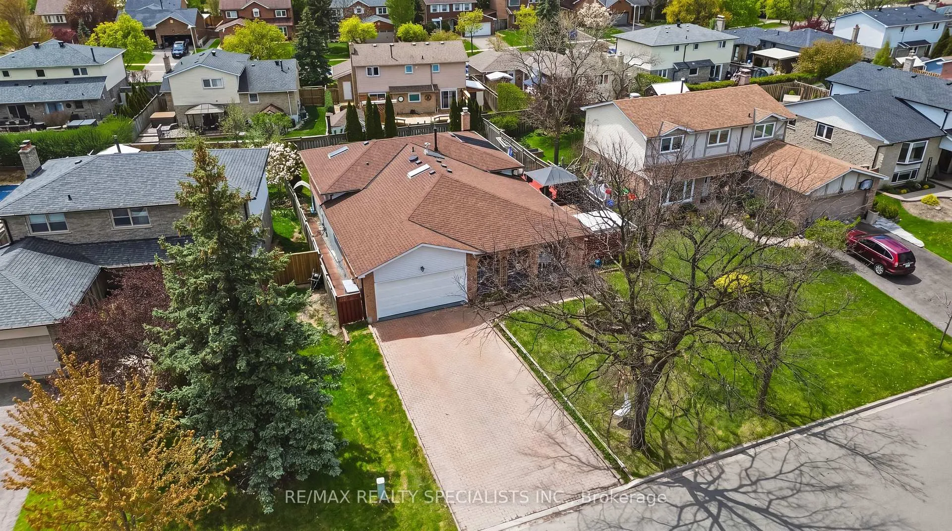 Photo 2 of 817 Syer Drive, Milton, Timberlea — HOMEH