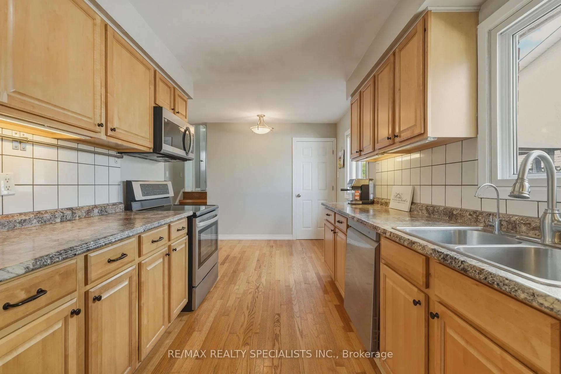 Photo 5 of 817 Syer Drive, Milton, Timberlea — HOMEH