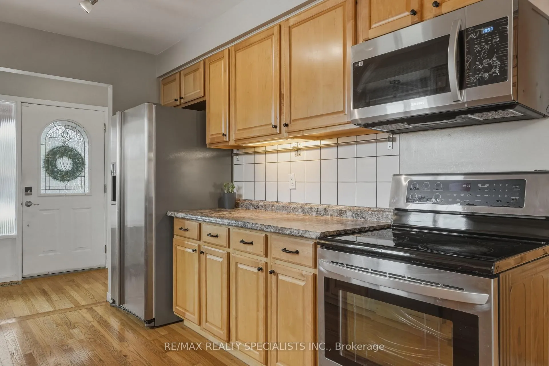 Photo 10 of 817 Syer Drive, Milton, Timberlea — HOMEH
