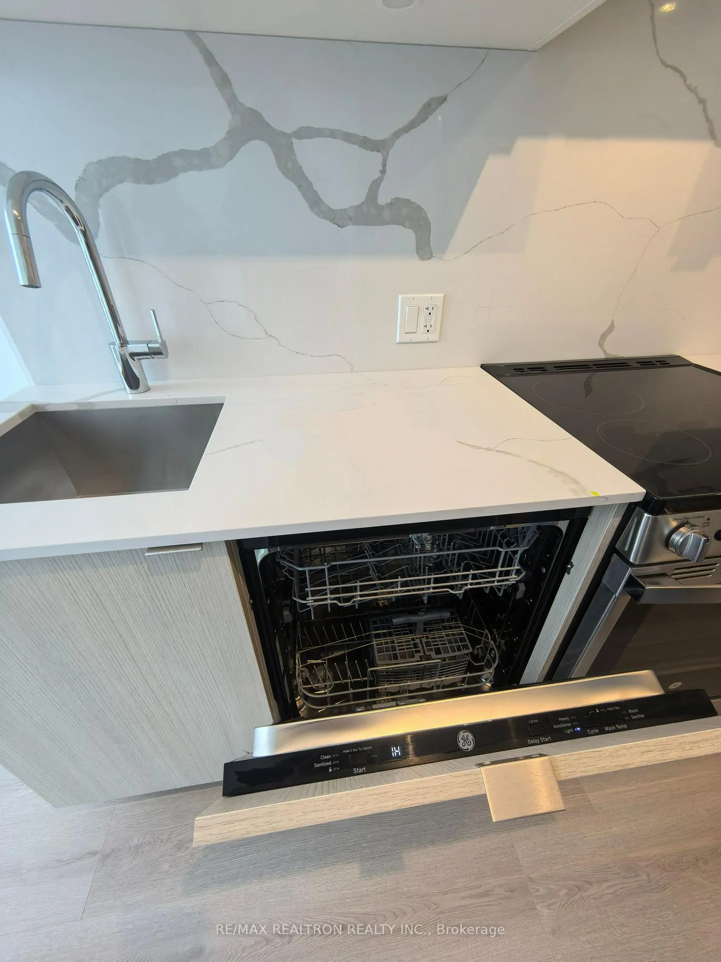Photo 22 of Unit 2912, 100 Queen Street E, Toronto, Church-Yonge Corridor — HOMEH