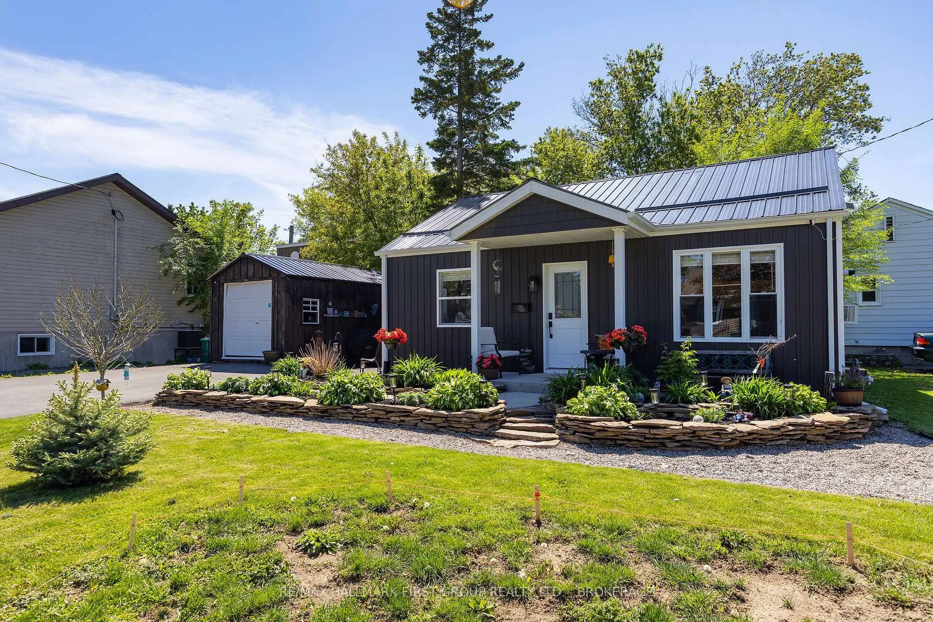 Photo 1 of 488 Nelson Street, Kingston, East of Sir John A. Blvd — HOMEH