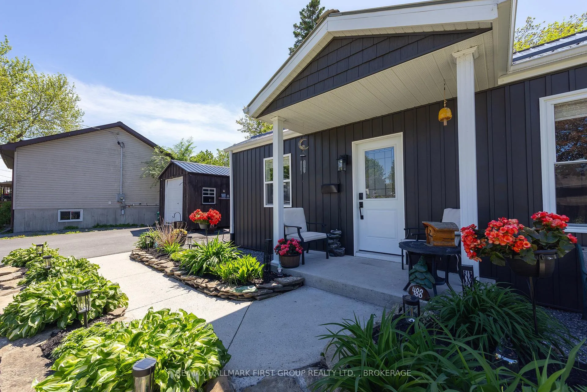 Photo 3 of 488 Nelson Street, Kingston, East of Sir John A. Blvd — HOMEH