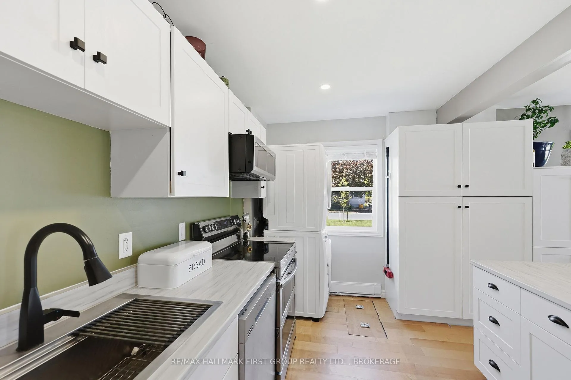 Photo 13 of 488 Nelson Street, Kingston, East of Sir John A. Blvd — HOMEH