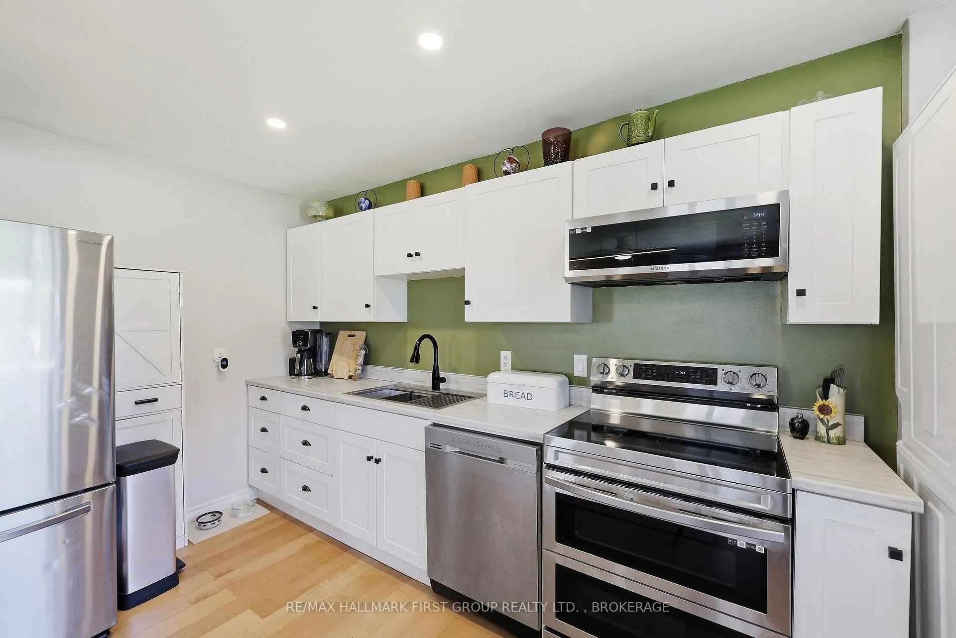 Photo 16 of 488 Nelson Street, Kingston, East of Sir John A. Blvd — HOMEH