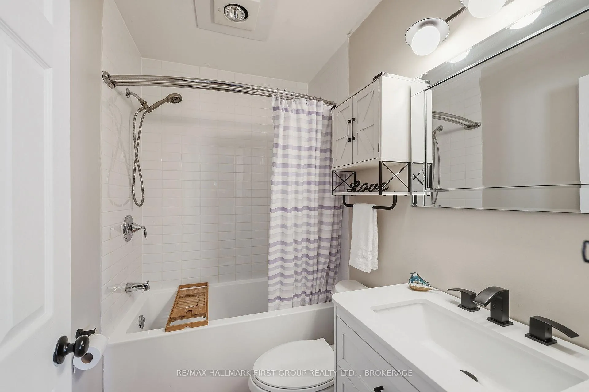 Photo 18 of 488 Nelson Street, Kingston, East of Sir John A. Blvd — HOMEH